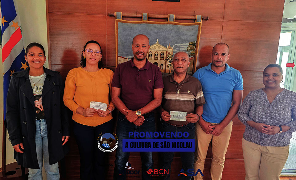 A𝐩𝐨𝐢𝐨 𝐚𝐨𝐬 𝐠𝐫𝐮𝐩𝐨𝐬 𝐜𝐚𝐫𝐧𝐚𝐯𝐚𝐥𝐞𝐬𝐜𝐨𝐬