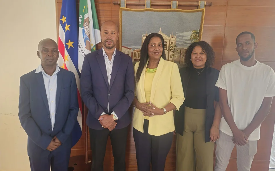 Reforço da Cooperação Institucional